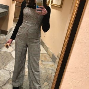 Jumpsuit. Plaid houndstooth pattern.